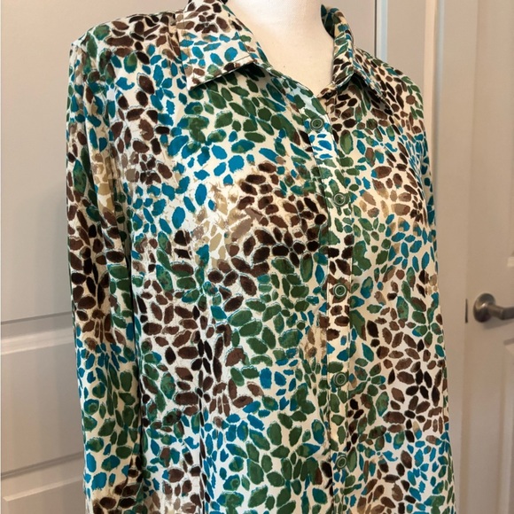Christopher & Banks green and brown leaf patterned button down blouse size L - Picture 3 of 16